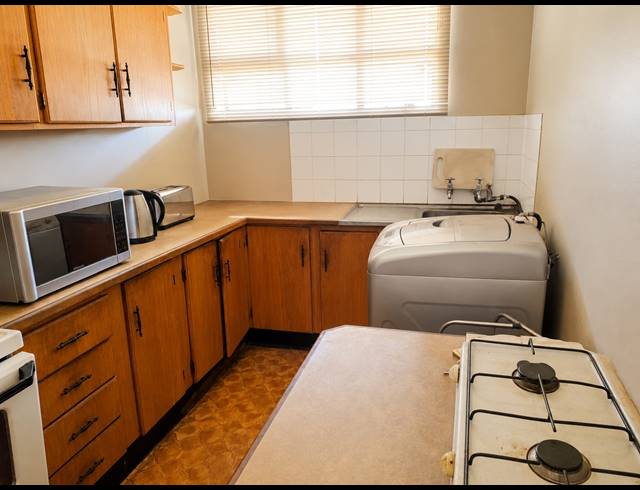 2 BEDROOM FLAT FOR SALE IN VANDERBIJLPARK CW 6